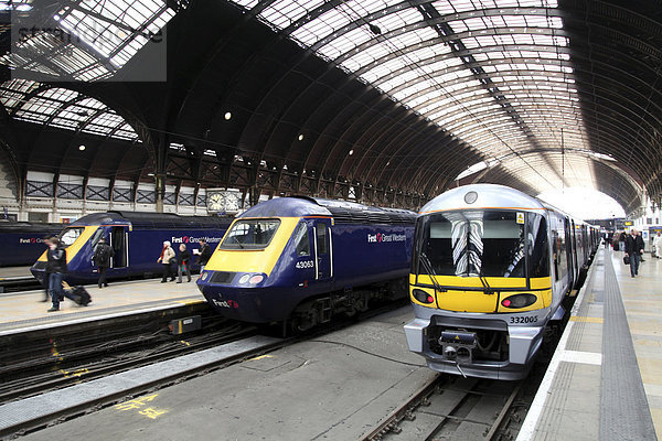 Lokomotiven in London Paddington Station  London  England  Großbritannien  Europa