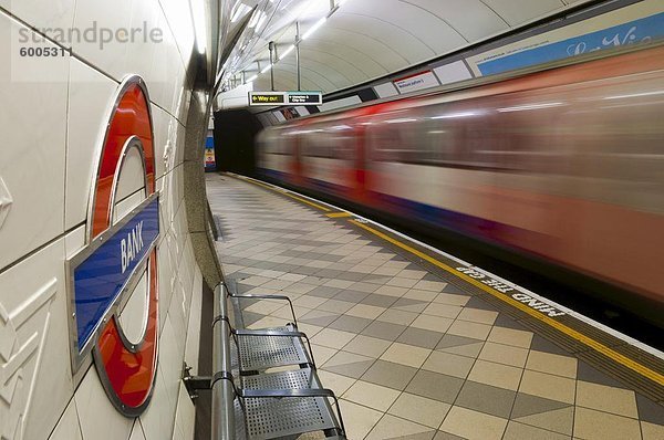 Bank Underground Station Central Line Plattform  London  England  Vereinigtes Königreich  Europa