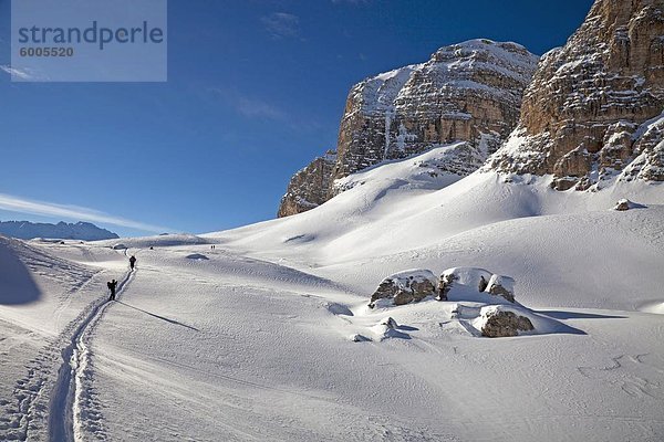 Ski Touren  Skitouren in den Dolomiten  Piz Boe  Ostalpen  Bozen  Südtirol  Italien  Europa