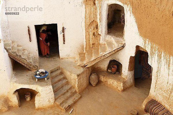 Daisies unterirdischen Behausungen  Matmata  Tunesien  Nordafrika  Afrika & # 10 & # 10