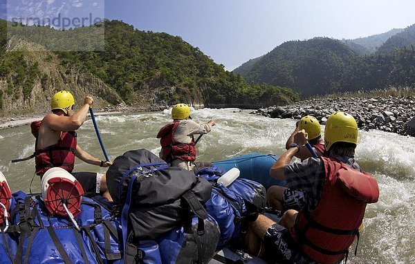 Wildwasser rafting auf Sun Kosi Fluß  Nepal  Asien