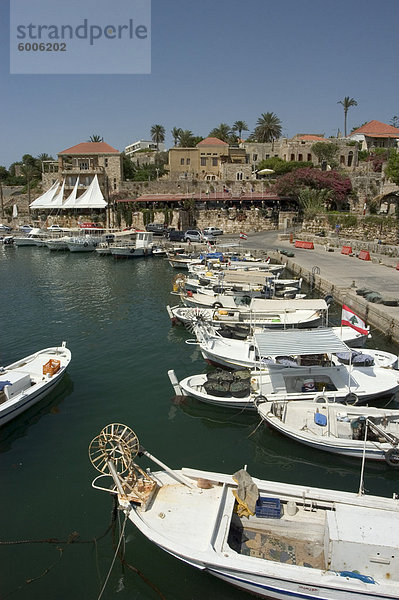 Boote im alten Hafen Hafen  Byblos  Libanon  Naher Osten