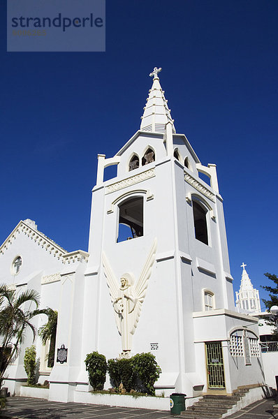 Schöngefärbt  katholische Kirche  Legazpi City  Provinz Bicol  Luzon  Philippinen  Südostasien  Asien