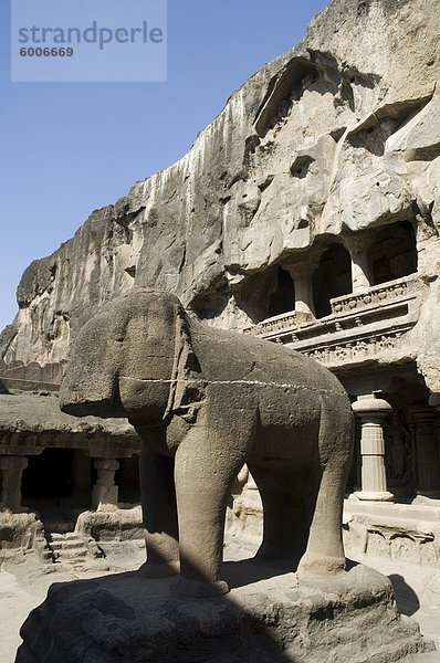 Die Höhlen von Ellora  schneiden Tempel in Fels  UNESCO-Weltkulturerbe  nahe Aurangabad  Maharashtra  Indien  Asien