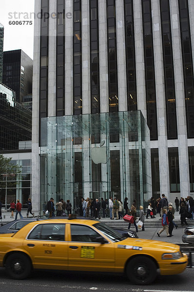 Der Apple Store-Cube Eingang  5th Avenue  Manhattan  New York City  New York  Vereinigte Staaten  Nordamerika