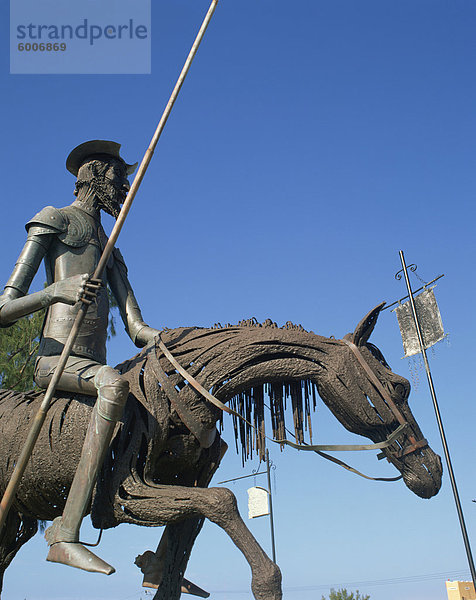 Metall-Statue des Don Quijote auf seinem Pferd in Caradero  Kuba  Westindische Inseln  Karibik  Mittelamerika