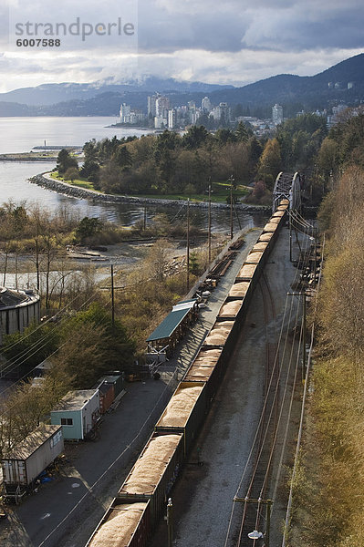 Güterzug mit Korn  Vancouver  British Columbia  Kanada  Nordamerika