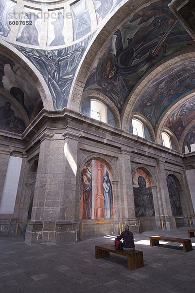 Instituto Cultural de Cabanas  erbaut zwischen 1805 und 1810  mit Wandmalereien von Jose Clemente Orozco gemalt zwischen 1936 und 1939 in Guadalajara  Jalisco  Mexiko  Nordamerika