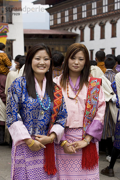 Bhutanischen Frauen  Trashi Chhoe Dzong  Thimphu  Bhutan  Asien