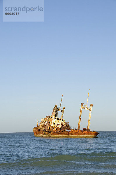 Westafrika  nahe  Strand  Monarchie  Lodge  Landhaus  Schiff  Ruine  Afrika  Senegal