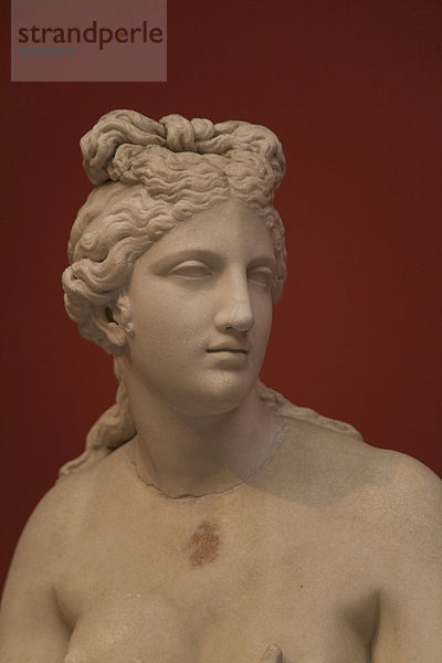 Statue der Aphrodite  gefunden in Süditalien Baiai  Archäologisches Nationalmuseum  Athen  Griechenland  Europa