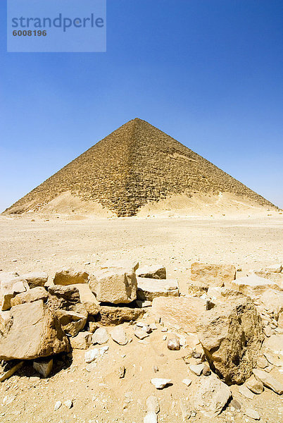 Die Rote Pyramide (Senefru Pyramid)  Dahschur  UNESCO World Heritage Site  in der Nähe von Kairo  Ägypten  Nordafrika  Afrika