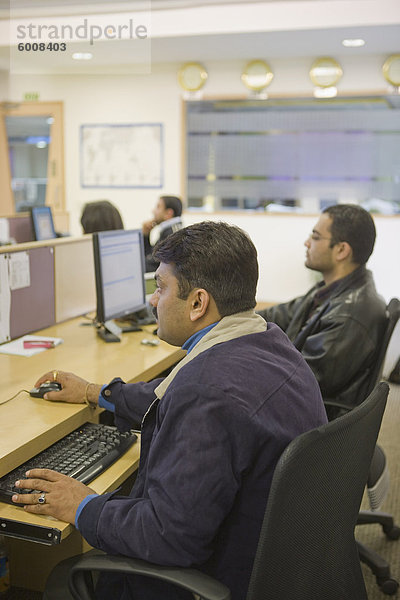 Automatischen Anruf centre  Vcustomer Unternehmen  Delhi  Indien  Asien