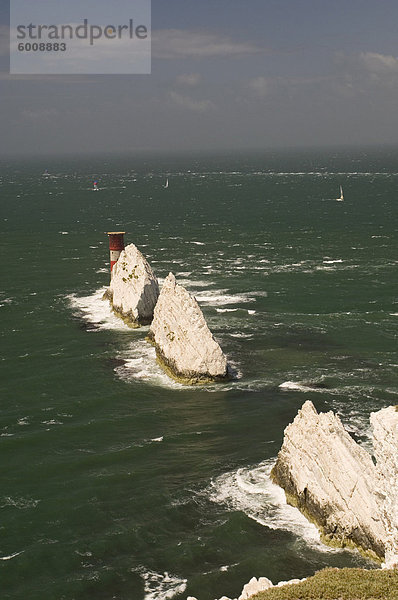 Die Nadeln und Leuchtturm  Isle Of Wight  Hampshire  England  Vereinigtes Königreich  Europa