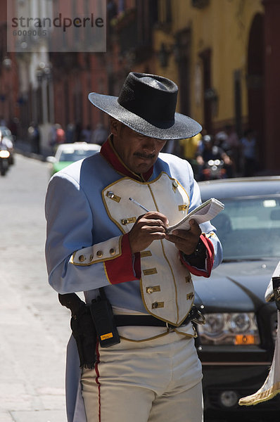 Berittene Polizisten  San Miguel de Allende (San Miguel)  Bundesstaat Guanajuato  Mexiko  Nordamerika