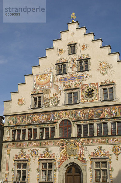 Giebel mit Wandmalereien  Rathaus  Lindau  Bayern  am Bodensee  Deutschland  Europa