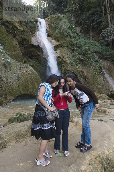 Khuang Si Wasserfall  in der Nähe von Luang Prabang  Laos  Indochina  Südostasien  Asien