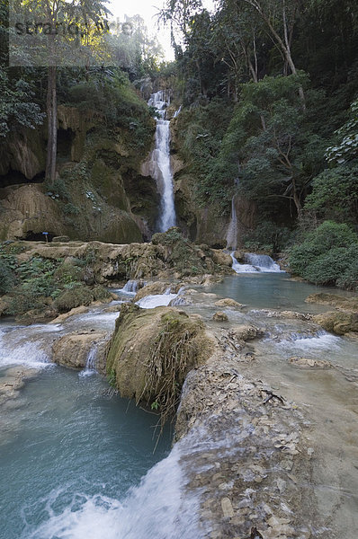 Khuang Si Wasserfall  in der Nähe von Luang Prabang  Laos  Indochina  Südostasien  Asien