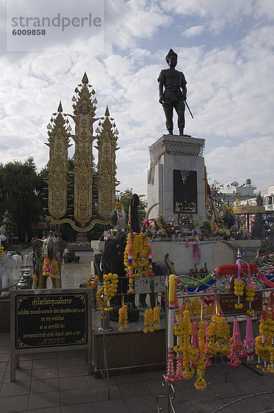 Denkmal am Eingang nach Chiang Rai  Thailand  Südostasien  Asien