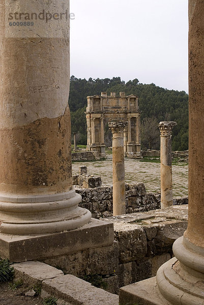 Der Tempel des Septimius Severus  römischer Website Djemila  UNESCO World Heritage Site  Algerien  Nordafrika  Afrika