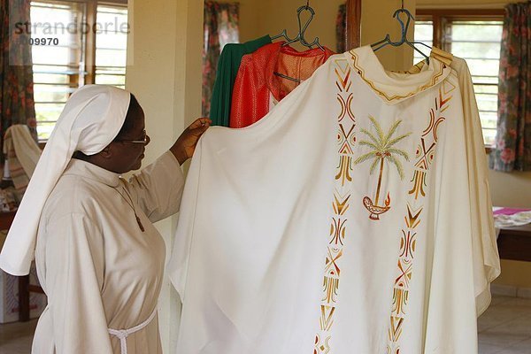 Des Priesters Kleidungsstück am Akepe katholischen Kloster  Akepe  Togo  Westafrika  Afrika