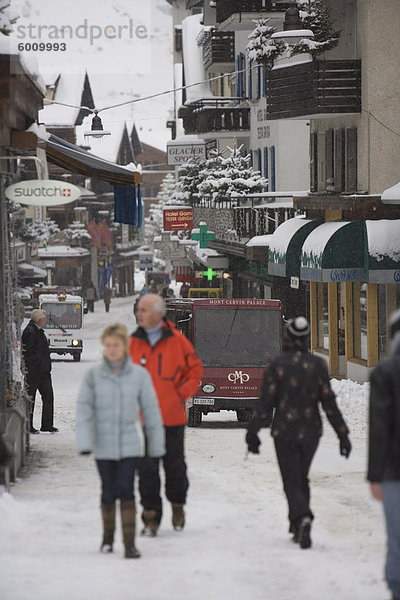 Main Street  Zermatt  Schweiz  Europa