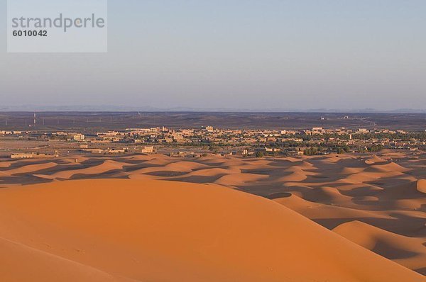 Sanddünen in der Nähe von Merzouga  Marokko  Nordafrika  Afrika