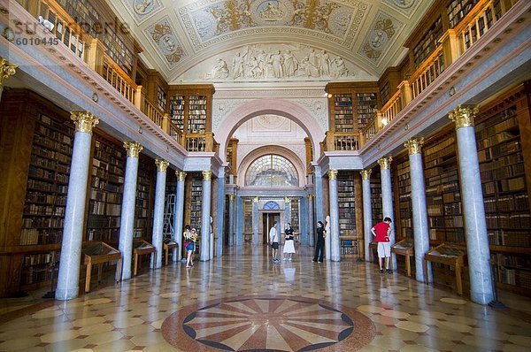 Welt berühmten Bibliothek im tausendjährigen Benediktiner Abtei von Pannonhalma  UNESCO World Heritage Site  Ungarn  Europa
