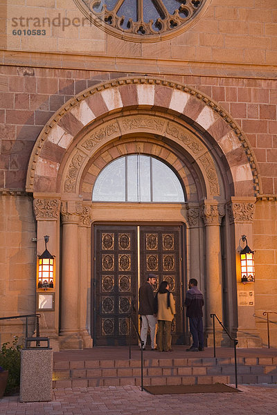 Haustür von St. Francis Cathedral  Stadt Santa Fe  New Mexico  Vereinigte Staaten von Amerika  Nordamerika