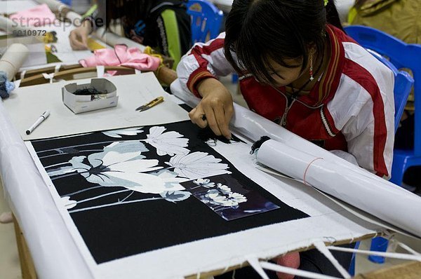 Junge Künstler in einer Kunstschule  Hanoi  Vietnam  Indochina  Südostasien  Asien