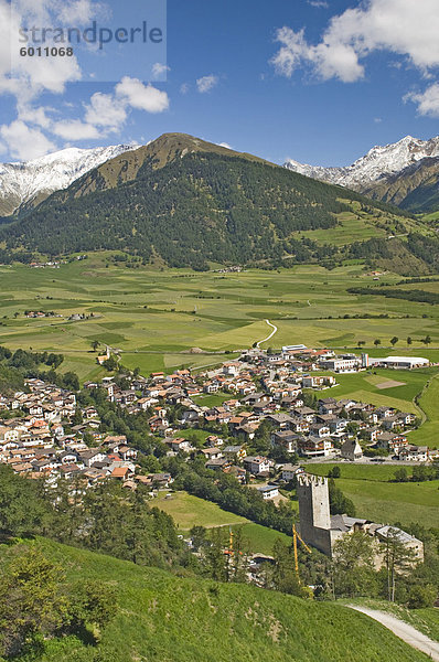 Dorf von Burgusio  Reschenpass  Dolomiten  Italien  Westeuropa