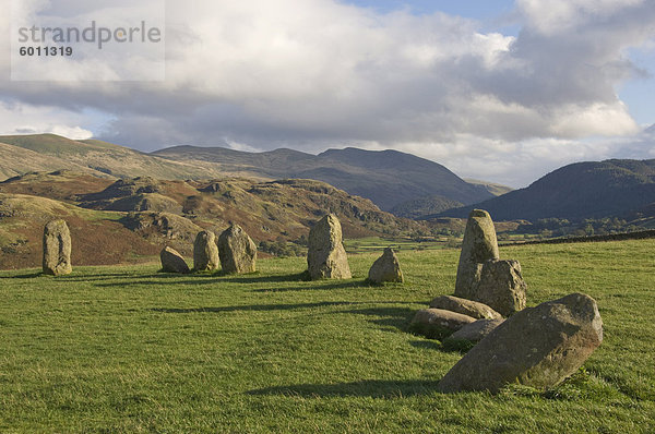 St. Johns in Vale und der Helvellyn Range von Castlerigg Stone Circle  in der Nähe von Keswick  Lake District-Nationalpark  Cumbria  England  Vereinigtes Königreich  Europa