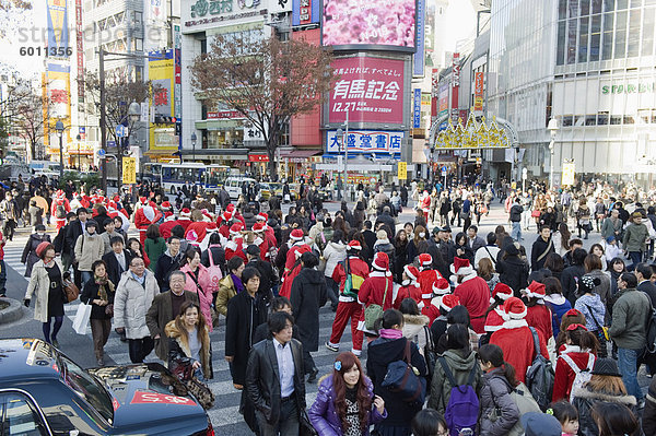 überqueren gehen Tokyo Hauptstadt Weihnachten Shibuya Asien Japan