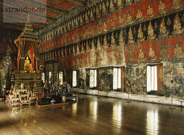 Umfangreiche Wandmalereien in der Buddhaisawan-Kapelle  Palast von Wang Na  erbaut 1795  heute ein Teil des Nationalmuseum Bangkok  Bangkok  Thailand  Südostasien  Asien & # 10  & # 10