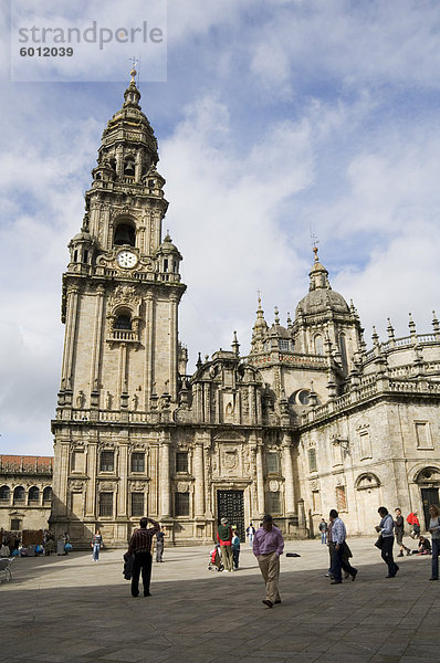 Blick auf Santiago Kathedrale vom Plaza De La Quintana  UNESCO-Weltkulturerbe  Santiago De Compostela  Galicien  Spanien  Europa
