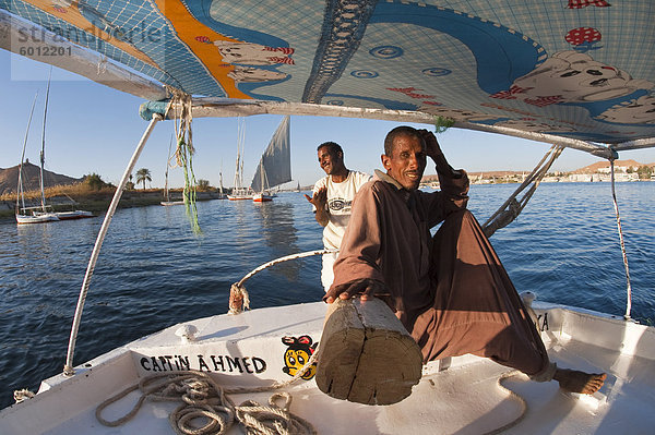 Feluke Segeln auf dem Nil bei Assuan  Ägypten  Nordafrika  Afrika