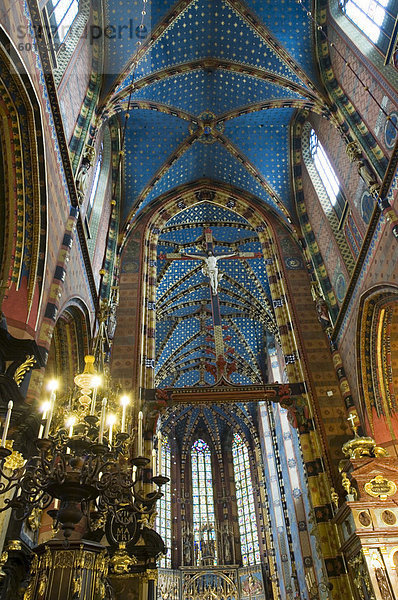 Innenraum der St. Marien Kirche oder Basilika  Marktplatz (Rynek Glowny)  Old Town District (Stare Miasto)  Krakow (Krakau)  UNESCO Weltkulturerbe  Polen  Europa