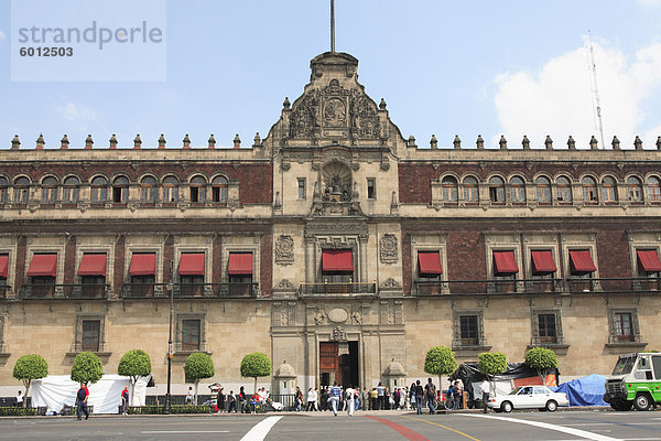 National Palace (Palacio Nacional)  Zocalo  Plaza De La Constitucion  Mexico City  Mexiko  Nordamerika