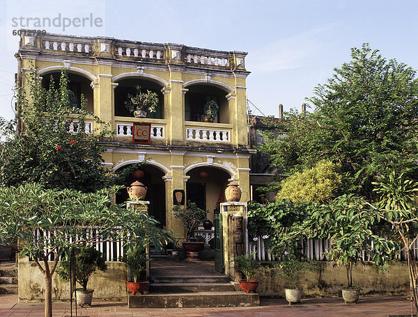 Außenaufnahme französisch Wohnhaus chinesisch Südostasien Vietnam Einfluss