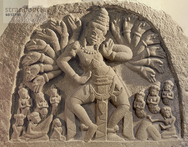 Tanzen 16 bewaffnete Shiva  Cham-Kunst aus dem 10. Jahrhundert  Cham Museum  Da Nang  Vietnam  Indochina  Südostasien  Asien