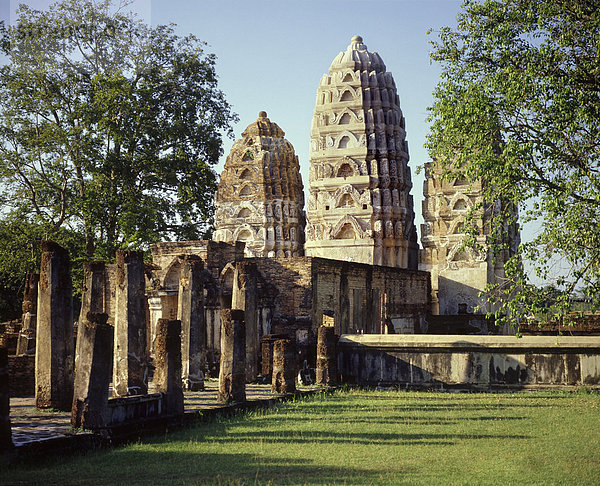 Wat Si Sawai  einen Tempel der Khmer Herkunft  Sukhothai  UNESCO World Heritage Site  Thailand  Südostasien  Asien
