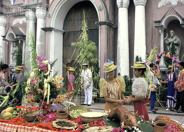 Fiesta in Hacienda Escudero  ein Themenpark  Philippinen  Südostasien  Asien