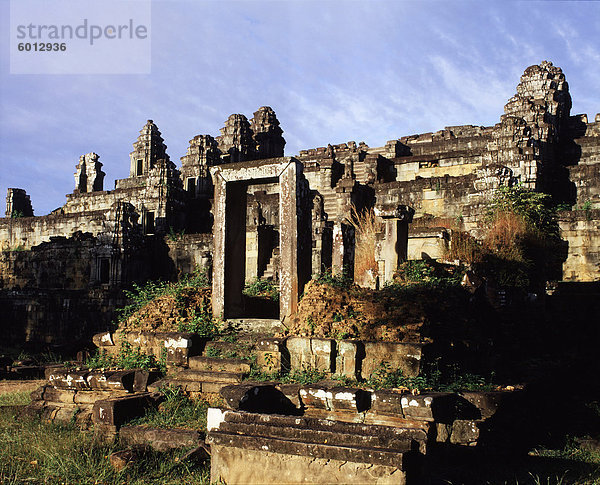 Phnom Bakheng aus dem späten 9. und frühen 10. Jahrhundert  Angkor  UNESCO Weltkulturerbe  Kambodscha  Indochina  Südostasien  Asien