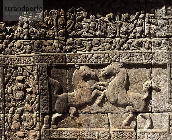 Erleichterung der Pferde aus dem 11. Jahrhundert  Baphuon  Angkor  UNESCO Weltkulturerbe  Kambodscha  Indochina  Südostasien  Asien
