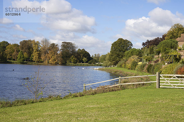 Der Park und die Gärten in Leeds Castle  Maidstone  Kent  England  Vereinigtes Königreich  Europa