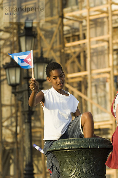 Boy bei einem Protest  Havanna  Kuba  Westindische Inseln  Mittelamerika