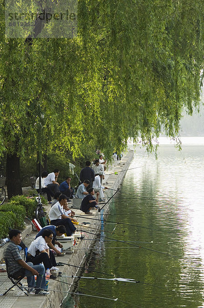 Angeln am Houhai-See  Peking  China  Asien