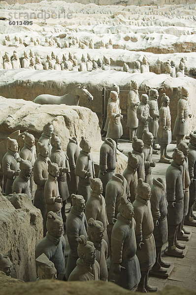 Grube 1  Mausoleum des ersten Qin-Kaisers befindet sich in dem Museum der Terrakotta-Krieger eröffnet 1979 in der Nähe von Xian Stadt  Shaanxi Provinz  China  Asien