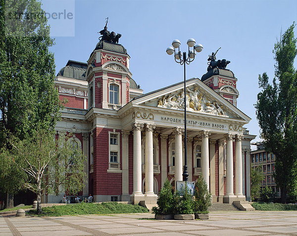 Aussenansicht des Nationaltheaters Ivan Vasoz in Sofia  Bulgarien  Europa