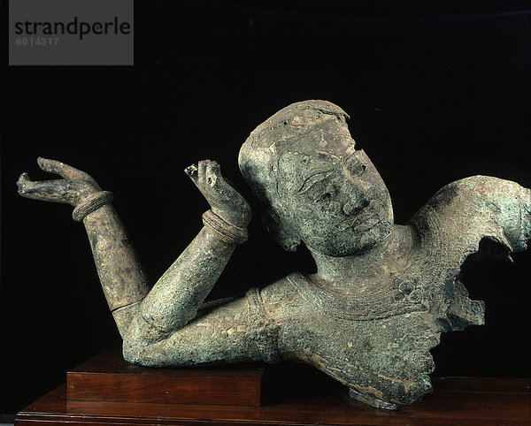 Riesen Bronze Visnu aus West Mebon  Angkor Baphuon  aus dem 11. Jahrhundert  National Museum  Phnom Penh  Kambodscha  Indochina  Südostasien  Asien